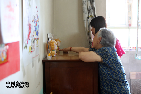 ����������ָ���P�Ҕ[�ŵ���Ƭ���d�^������ۿ��˽�B�������݅����