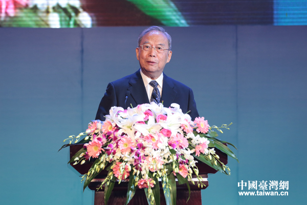 曾培炎就推動(dòng)兩岸經(jīng)濟(jì)合作提出四點(diǎn)建議 曾培炎就推動(dòng)兩岸經(jīng)濟(jì)合作提出四點(diǎn)建議