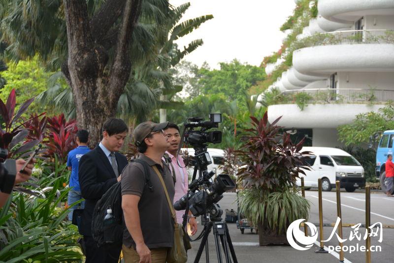 ����(x��)�R��(hu��)��7�����¼��µǈ�(ch��ng) ý�wӛ�߾ۼ����M�D��