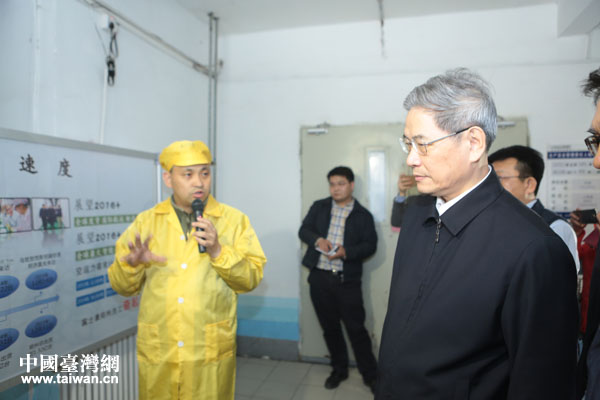 國(guó)務(wù)院臺(tái)辦主任張志軍8日在鄭州考察在豫臺(tái)企并與臺(tái)商代表座談 國(guó)務(wù)院臺(tái)辦主任張志軍8日在鄭州考察在豫臺(tái)企并與臺(tái)商代表座談