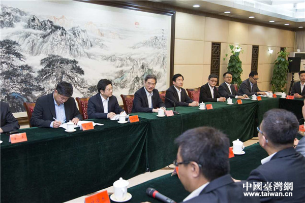 張志軍會見中國國民黨青工總會參訪團(tuán) 張志軍會見中國國民黨青工總會參訪團(tuán)