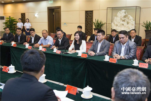 張志軍會見中國國民黨青工總會參訪團(tuán) 張志軍會見中國國民黨青工總會參訪團(tuán)