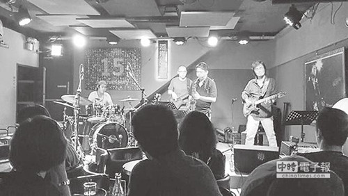 �۴�W(xu��)�����_���u������׌�˴˸���ϣ�������ƽ