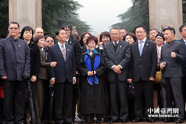 中國國民黨主席洪秀柱在南京中山陵博愛廣場發(fā)表簡短講話 中國國民黨主席洪秀柱在南京中山陵博愛廣場發(fā)表簡短講話
