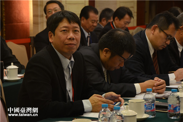 臺參會代表看和平發(fā)展論壇:堅持"九二共識"才有未來 臺參會代表看和平發(fā)展論壇:堅持"九二共識"才有未來