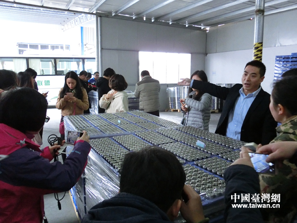 “一節(jié)小電池 身藏大能量” 全國網(wǎng)媒記者走進佳沃新能源 “一節(jié)小電池 身藏大能量” 全國網(wǎng)媒記者走進佳沃新能源