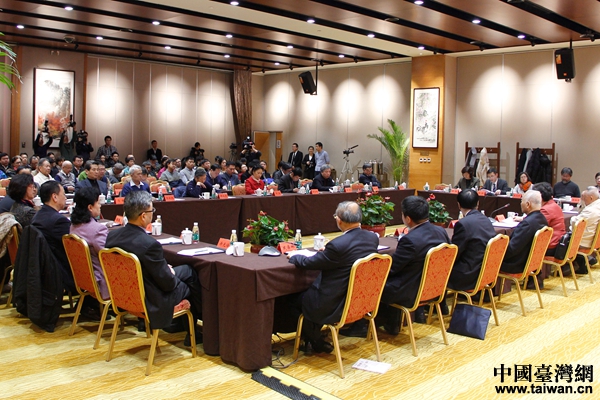 2月23日,紀(jì)念臺(tái)灣人民“二·二八”起義70周年座談會(huì)在北京舉行 2月23日,紀(jì)念臺(tái)灣人民“二·二八”起義70周年座談會(huì)在北京舉行