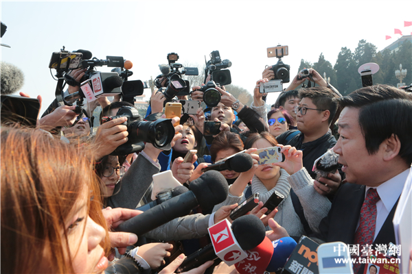 ӛ���σɕ�(hu��)��׷���τ��� ��������F�b��