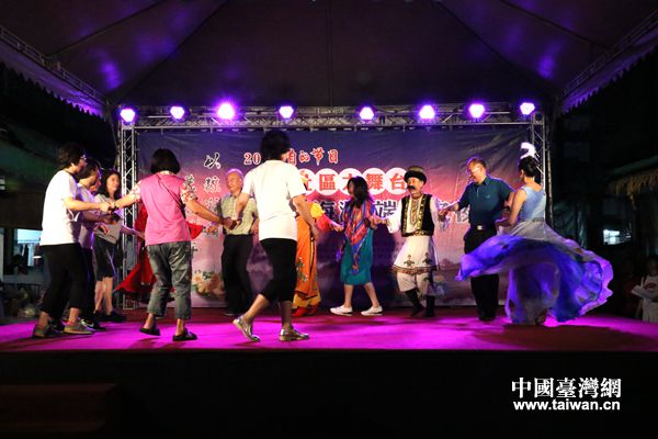 “以粽凝情 共度端午”—2017京臺(tái)社區(qū)端午文化大舞臺(tái)于臺(tái)灣高雄舉行 “以粽凝情 共度端午”—2017京臺(tái)社區(qū)端午文化大舞臺(tái)于臺(tái)灣高雄舉行