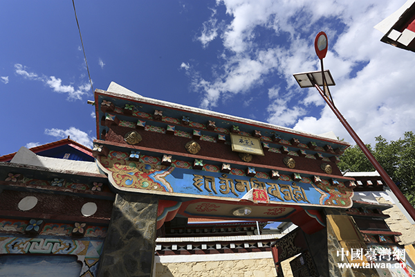 �������