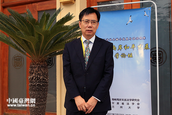 �����A���ɰ���(j��ng)��(j��)����ںϰl(f��)չ�������ƽ�y(t��ng)һ��·���ͷ�ʽ