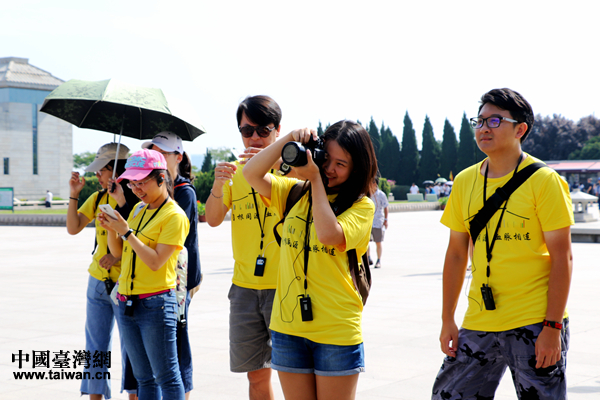 �ɰ��������M�ر��Rٸ�����^ ̽���vʷ�z�E���ܹ�������