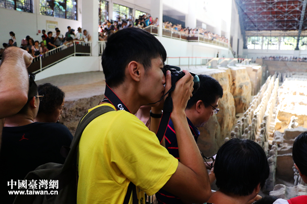 �ɰ��������M�ر��Rٸ�����^ ̽���vʷ�z�E���ܹ�������