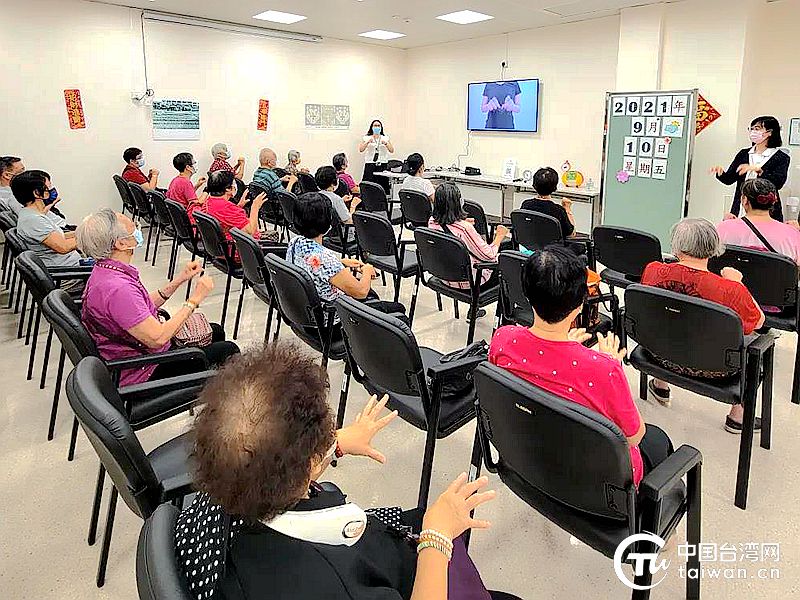 澳門明愛長者參與“齊運(yùn)動 防失智"健腦推廣活動_副本