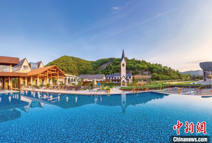 【十年@每一個(gè)奮斗的你】“登陸”臺(tái)商的多元跨界故事:一把傘撐起一個(gè)個(gè)喜歡