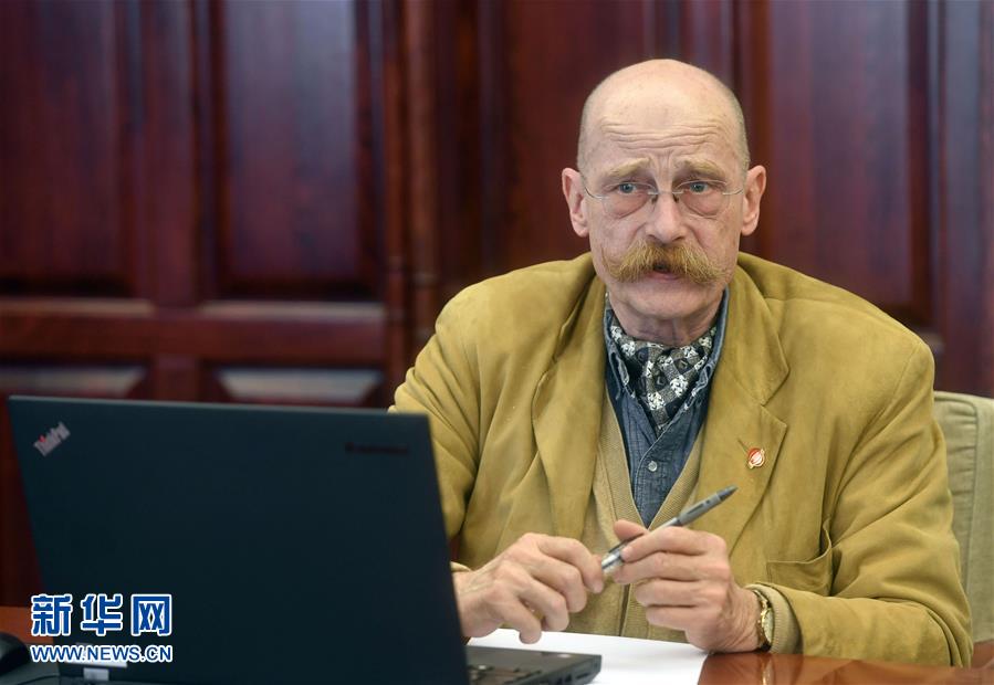 (�D�Ļ���(d��ng))(3)�Ї��l(f��)չ�M(j��n)���r(sh��)������9���⼮�Z�Ԍ������е�ʮ�Ŵ��(b��o)��