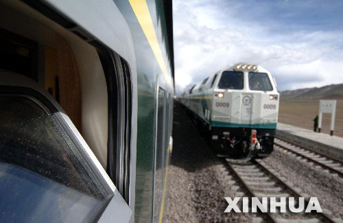 ���£���18�r(sh��)05�����ĸ�ľ���ġ��ࣱ������܇�͏����_���ġ��أ�������܇�ڲ���(qi��ng)��܇վ��������(hu��)���������ࣱ������܇�ڲ���(qi��ng)��܇վ����ͣ�����^�m(x��)������_�����أ�������܇�t����������(qi��ng)��܇վ��ֱ������ľ�� &nbsp;&nbsp;&nbsp;&nbsp;���A��ӛ�߸¬��z