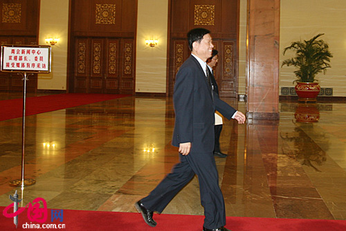 �����YԴ�����(hu��)���ϲ��L(zh��ng)��ε��(j��ng)�^(gu��)������(hu��)�ñ��T(m��n)һЦ���^(gu��)