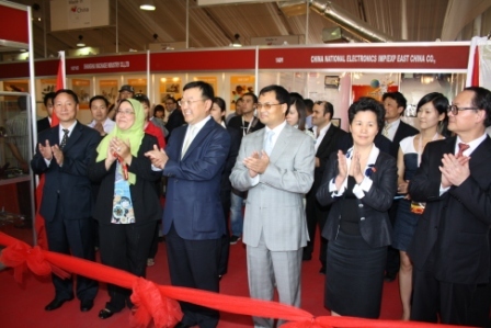 �Ϻ��и����L(zh��ng)�Ƶǽ��ʈF(tu��n)�L��(w��n)����