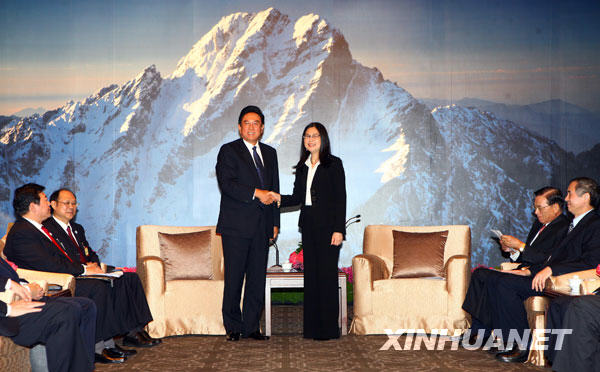 11��4�գ����f(xi��)��(hu��)��(hu��)�L(zh��ng)��������_(t��i)���ݕ�(hu��)�_(t��i)����(d��ng)�ִ����(w��)���ܲ��Tؓ(f��)؟(z��)��ه������ ���A��ӛ�� �ϏV�� �z