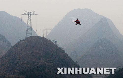 2��17����һ��ֱ���C(j��)�ڏV�|ʡ�������Ǝr�(zh��n)��(du��)���ܱ�ѩ��(z��i)���ġ�500ǧ������ݔ늾�·�Ğ�(z��i)���ؽ���r�M(j��n)��Ѳ��������ݔ늾�·���F����λ����ɽ�����У�����ķeѩ������δ�ڻ����˹�Ѳ����y�Ⱥܴ����B�Ձ�����(gu��)��늾W(w��ng)��˾����ֱ���C(j��)��(du��)����ݔ늾�·��̎�ĸ�ɽ�^(q��)���M(j��n)��Ѳ�������ÙC(j��)�d�O(sh��)���M(j��n)���Ĕz�����r(sh��)�l(f��)�F(xi��n)���Ϻ��[������ȫ��֏�(f��)����ṩ�Y�ϡ�