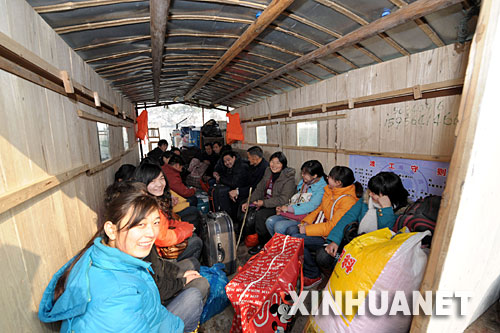 1��31���� һЩ���l(xi��ng)�W(xu��)���������(w��)���ˆT�����ɴ��ؼҡ� ��̎��eɽ�^(q��)�İ��ջ�ɽ�h��1��12��������50��һ�����ش�ѩ��(z��i)��ɽ·��ͨ��(d��o)���S��ɽ�^(q��)Ⱥ�����l(xi��ng)�ͳ������衣��(d��ng)?sh��)������ڴ_����ȫ����r�������÷��ӎXˮ��(k��)�������l���ӏ�(qi��ng)ˮ·���\(y��n)���R�r(sh��)���{(di��o)ʮ�חl���δ��䮔(d��ng)���\(y��n)����Ŀǰ��20���l���\(y��n)��ֻ�վ��\(y��n)ݔ����1000����������(d��ng)?sh��)����������P(gu��n)���T(m��n)��ȡ24С�r(sh��)��ȫ�O(ji��n)�صȶ��(xi��ng)��ʩ�_���˿Ͱ�ȫ��