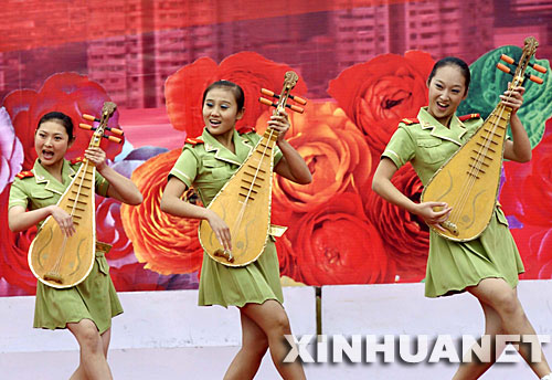 10��21�����侯Ů��(zh��n)ʿ�ڱ��ݸ����f����(ji��)Ŀ�� ��(d��ng)������ힸ�����̫ꖳ��D�D�Ͼ�Ⱥ���g�c�h��ʮ�ߴ󡱴���Ⱥ���ݳ������Ͼ�ˮľ�ػ��V���e����һЩ��ˇ�����ߺ���^(q��)Ⱥ���d���d�����g�c�h��ʮ�ߴ�����]Ļ�� ���A��ӛ�� �O�� �z