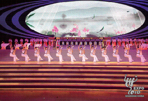 懸浮編鐘亮相《多元·融合》 黃豆豆領舞