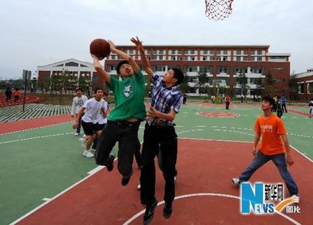 �봨�ؽ�:��õĽ����ǌW(xu��)У(�D)