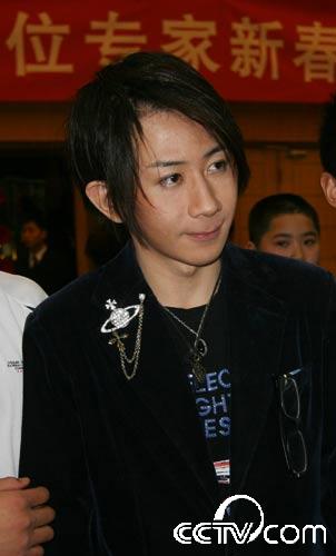 ���t���_��